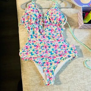 One piece swim suit